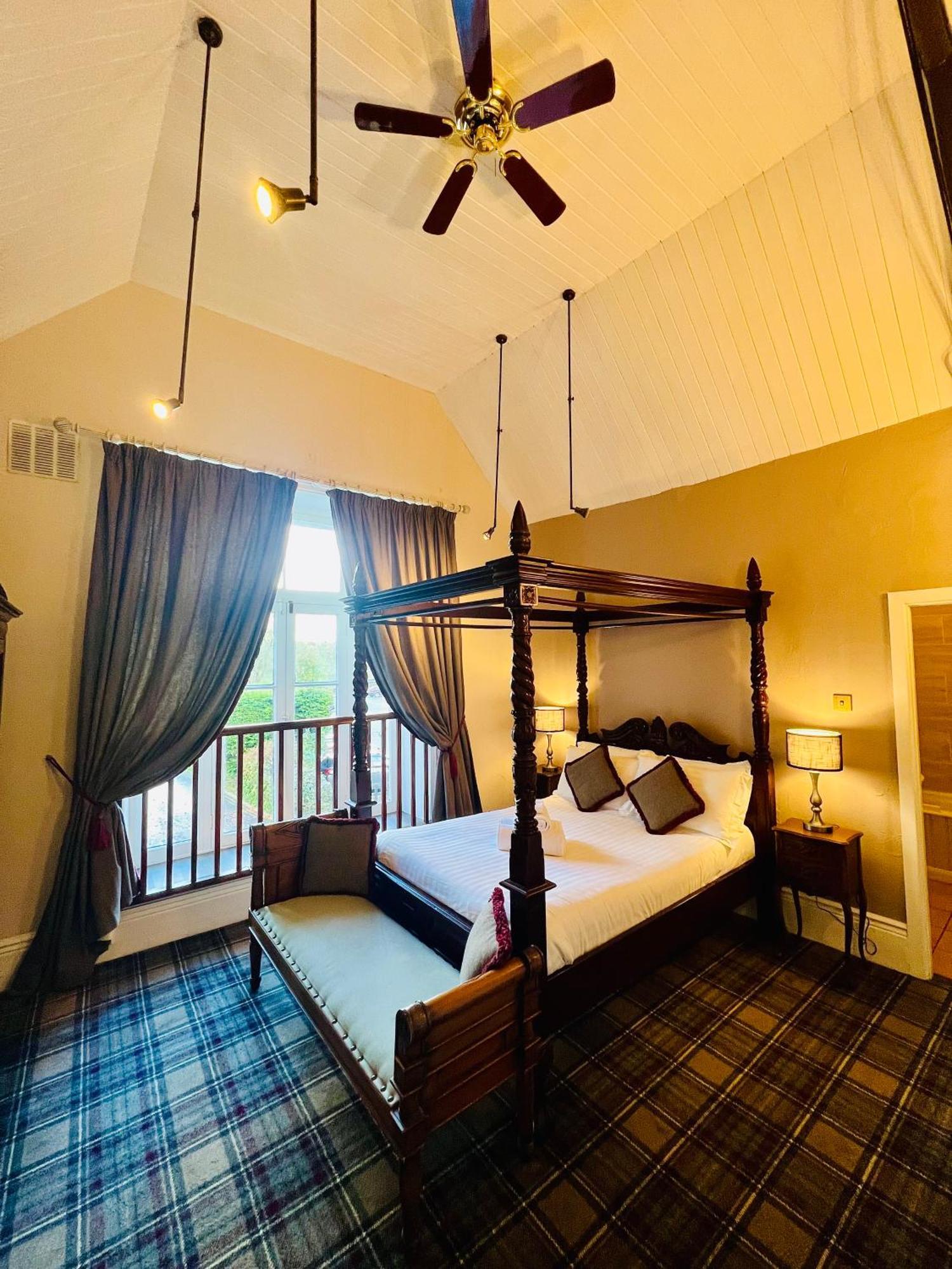 Peak Hotel Castleton Каслтон Екстер'єр фото
