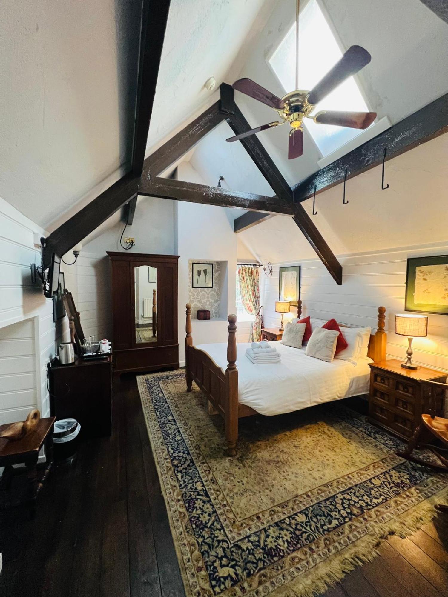 Peak Hotel Castleton Каслтон Екстер'єр фото