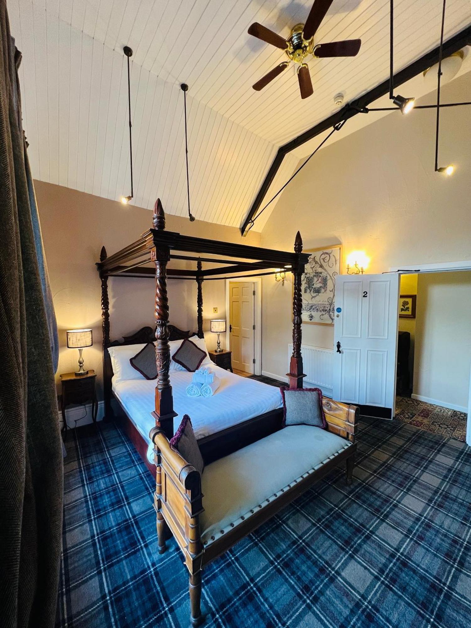 Peak Hotel Castleton Каслтон Екстер'єр фото